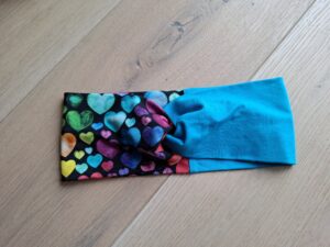 Sinine ja südametega peapael