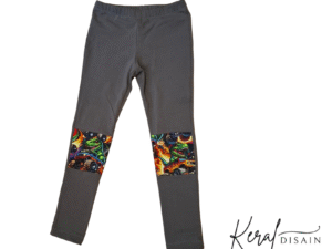 Püksid - dinosaurused põlvedel